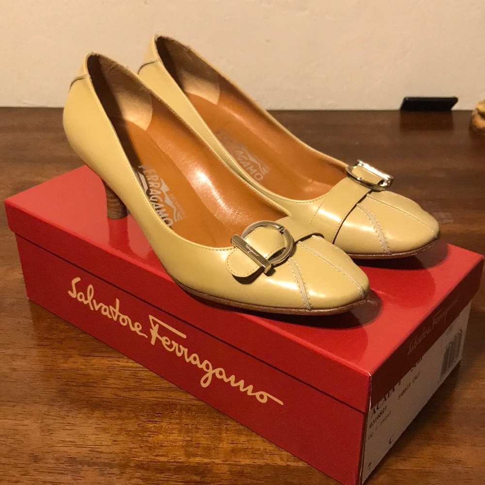Salvatore Ferragamo Acaia Pumps
